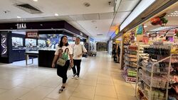 Lucky Plaza (D9), Retail #495670561